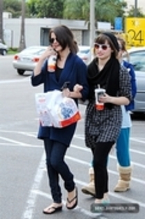 35977708_HBVNNNBCA - Demitzu - NOVEMBER 1ST - Leaving McDonalds with Selena and Dallas