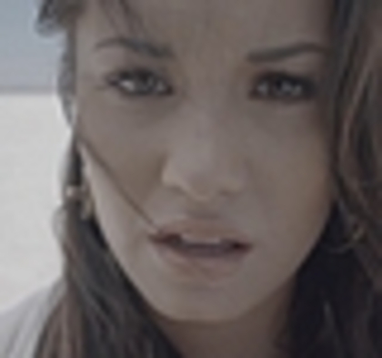 thumb_DLDCOM_0050 - Demilush - Unbroken 2011  Music Videos  Skyscraper  Screencaptures
