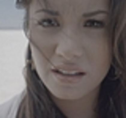 thumb_DLDCOM_0075 - Demilush - Unbroken 2011  Music Videos  Skyscraper  Screencaptures