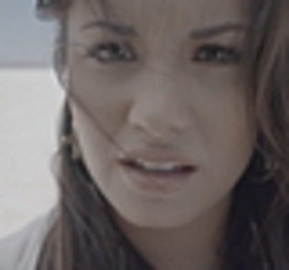 thumb_DLDCOM_0077 - Demilush - Unbroken 2011  Music Videos  Skyscraper  Screencaptures