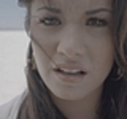 thumb_DLDCOM_0082 - Demilush - Unbroken 2011  Music Videos  Skyscraper  Screencaptures