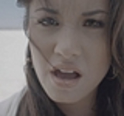 thumb_DLDCOM_0084 - Demilush - Unbroken 2011  Music Videos  Skyscraper  Screencaptures