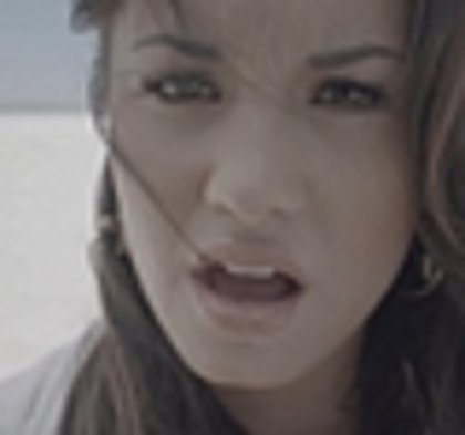 thumb_DLDCOM_0085 - Demilush - Unbroken 2011  Music Videos  Skyscraper  Screencaptures