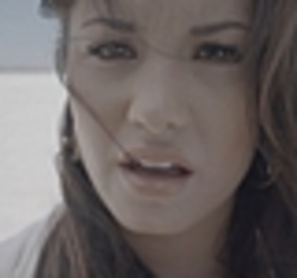 thumb_DLDCOM_0087 - Demilush - Unbroken 2011  Music Videos  Skyscraper  Screencaptures