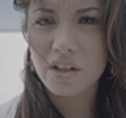 thumb_DLDCOM_0093 - Demilush - Unbroken 2011  Music Videos  Skyscraper  Screencaptures