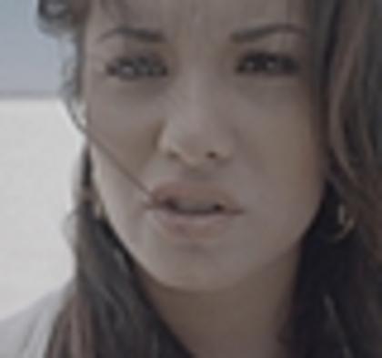 thumb_DLDCOM_0094 - Demilush - Unbroken 2011  Music Videos  Skyscraper  Screencaptures