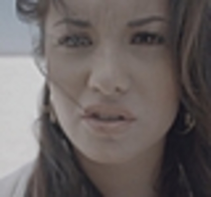 thumb_DLDCOM_0095 - Demilush - Unbroken 2011  Music Videos  Skyscraper  Screencaptures