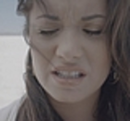 thumb_DLDCOM_0109 - Demilush - Unbroken 2011  Music Videos  Skyscraper  Screencaptures