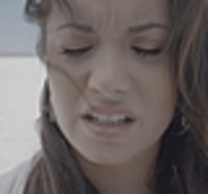 thumb_DLDCOM_0111 - Demilush - Unbroken 2011  Music Videos  Skyscraper  Screencaptures