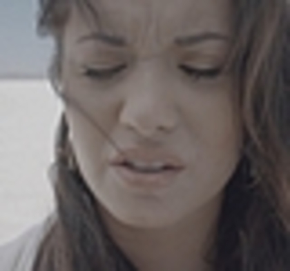 thumb_DLDCOM_0113 - Demilush - Unbroken 2011  Music Videos  Skyscraper  Screencaptures