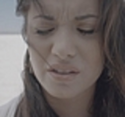 thumb_DLDCOM_0114 - Demilush - Unbroken 2011  Music Videos  Skyscraper  Screencaptures