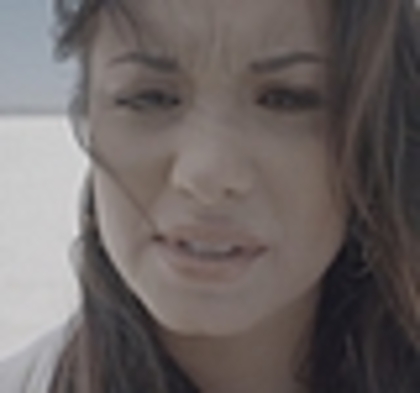 thumb_DLDCOM_0117 - Demilush - Unbroken 2011  Music Videos  Skyscraper  Screencaptures