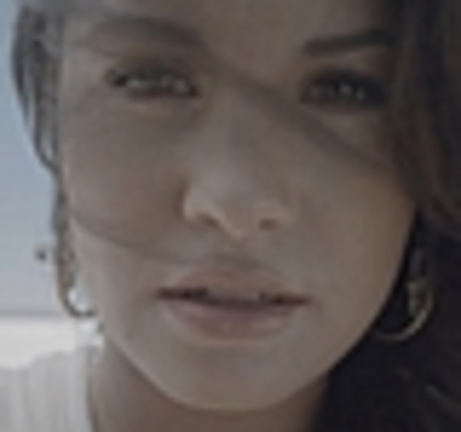 thumb_DLDCOM_0425 - Demilush - Unbroken 2011  Music Videos  Skyscraper  Screencaptures
