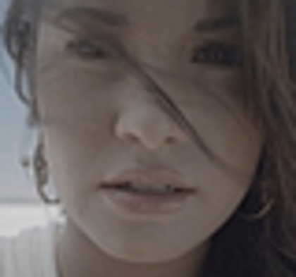 thumb_DLDCOM_0427 - Demilush - Unbroken 2011  Music Videos  Skyscraper  Screencaptures