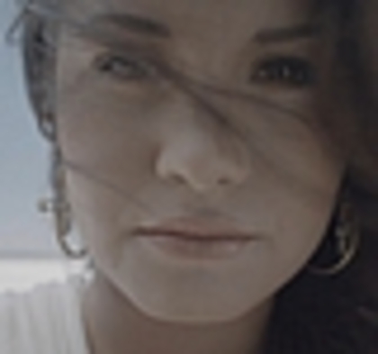thumb_DLDCOM_0438 - Demilush - Unbroken 2011  Music Videos  Skyscraper  Screencaptures
