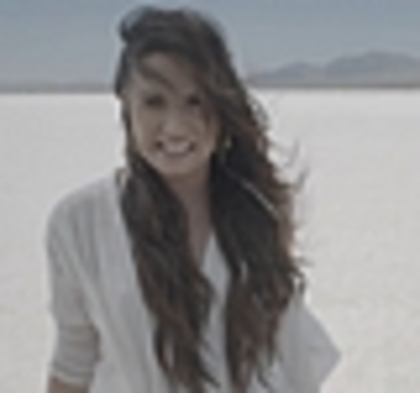 thumb_DLDCOM_0444 - Demilush - Unbroken 2011  Music Videos  Skyscraper  Screencaptures