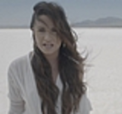 thumb_DLDCOM_0456 - Demilush - Unbroken 2011  Music Videos  Skyscraper  Screencaptures