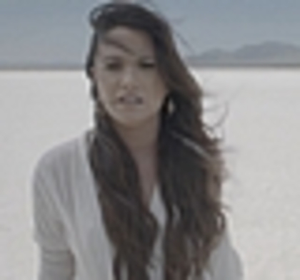 thumb_DLDCOM_0459 - Demilush - Unbroken 2011  Music Videos  Skyscraper  Screencaptures