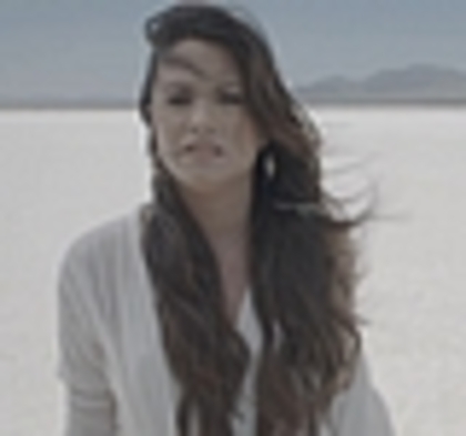 thumb_DLDCOM_0460 - Demilush - Unbroken 2011  Music Videos  Skyscraper  Screencaptures