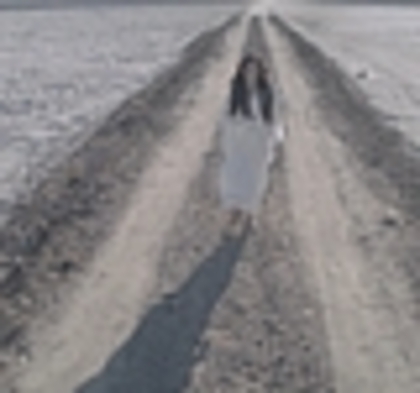 thumb_DLDCOM_0463 - Demilush - Unbroken 2011  Music Videos  Skyscraper  Screencaptures