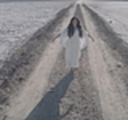 thumb_DLDCOM_0466 - Demilush - Unbroken 2011  Music Videos  Skyscraper  Screencaptures