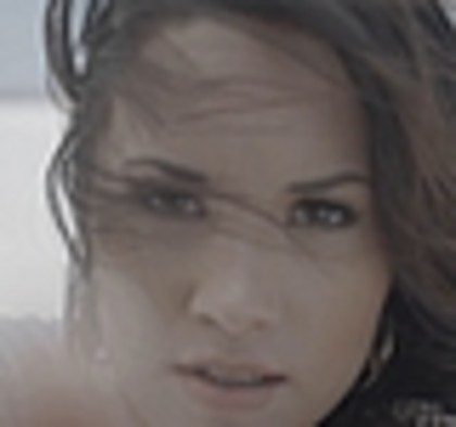 thumb_DLDCOM_0849 - Demilush - Unbroken 2011 Music Videos Skyscraper Screencaptures 2