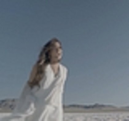 thumb_DLDCOM_0858 - Demilush - Unbroken 2011 Music Videos Skyscraper Screencaptures 2