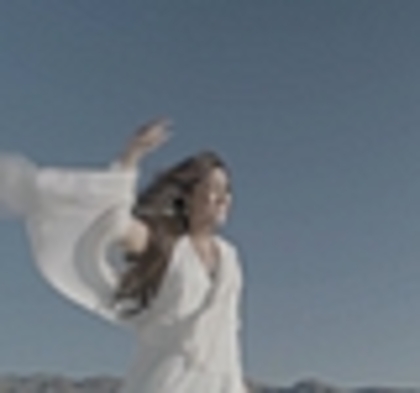 thumb_DLDCOM_0861 - Demilush - Unbroken 2011 Music Videos Skyscraper Screencaptures 2