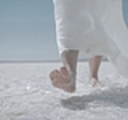 thumb_DLDCOM_0870 - Demilush - Unbroken 2011 Music Videos Skyscraper Screencaptures 2