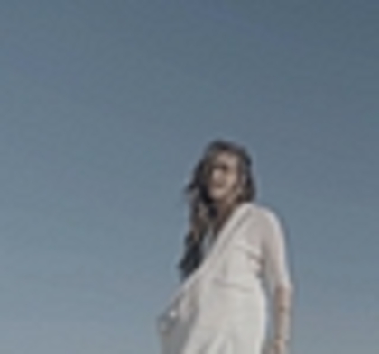 thumb_DLDCOM_0876 - Demilush - Unbroken 2011 Music Videos Skyscraper Screencaptures 2