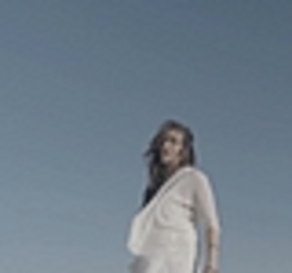 thumb_DLDCOM_0877 - Demilush - Unbroken 2011 Music Videos Skyscraper Screencaptures 2