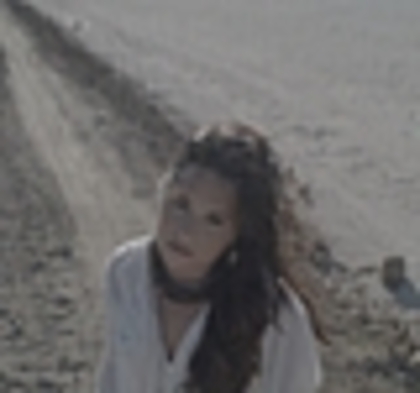 thumb_DLDCOM_0920 - Demilush - Unbroken 2011 Music Videos Skyscraper Screencaptures 2