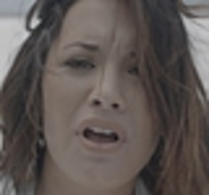 thumb_DLDCOM_0925 - Demilush - Unbroken 2011 Music Videos Skyscraper Screencaptures 2