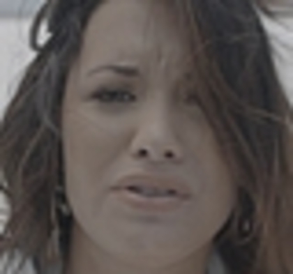 thumb_DLDCOM_0926 - Demilush - Unbroken 2011 Music Videos Skyscraper Screencaptures 2