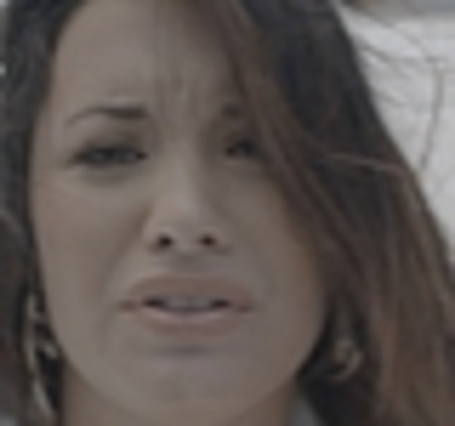 thumb_DLDCOM_0927 - Demilush - Unbroken 2011 Music Videos Skyscraper Screencaptures 2