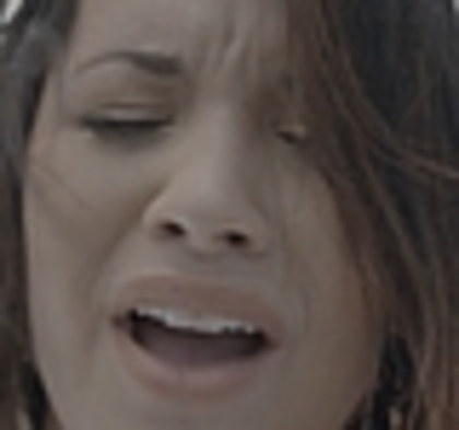 thumb_DLDCOM_0931 - Demilush - Unbroken 2011 Music Videos Skyscraper Screencaptures 2