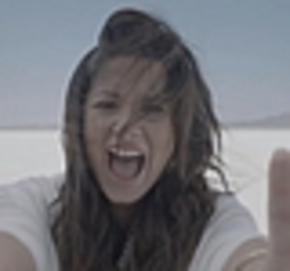 thumb_DLDCOM_1103 - Demilush - Unbroken 2011 Music Videos Skyscraper Screencaptures 3