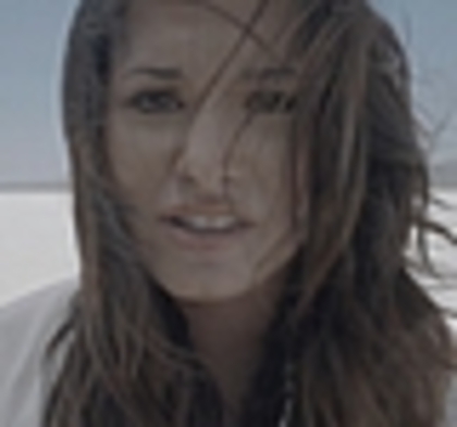 thumb_DLDCOM_1216 - Demilush - Unbroken 2011 Music Videos Skyscraper Screencaptures 3