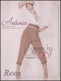 15321458_HWOKRRLZN - Antonia