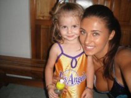 47913671_UKTLOWBRS - Antonia