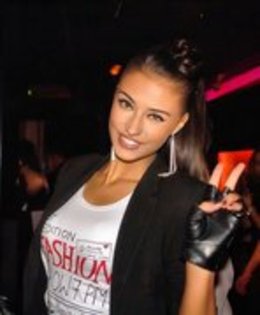 49193060_FBAXZFACV - Antonia
