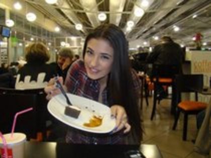 49193080_UZJCKLRMJ - Antonia