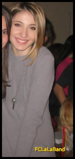 387946_254719677921883_100001515577298_716478_1267764085_n - xMonica