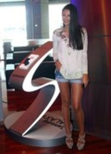 49193153_EKCXIFAHW - Antonia
