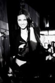 49193154_MNFBWFLTA - Antonia