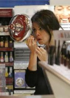 ÎÎÎÎÎÎÎÎ.... - selena gomez poze funny