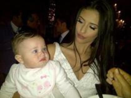 49193276_JLYWYQTDE - Antonia