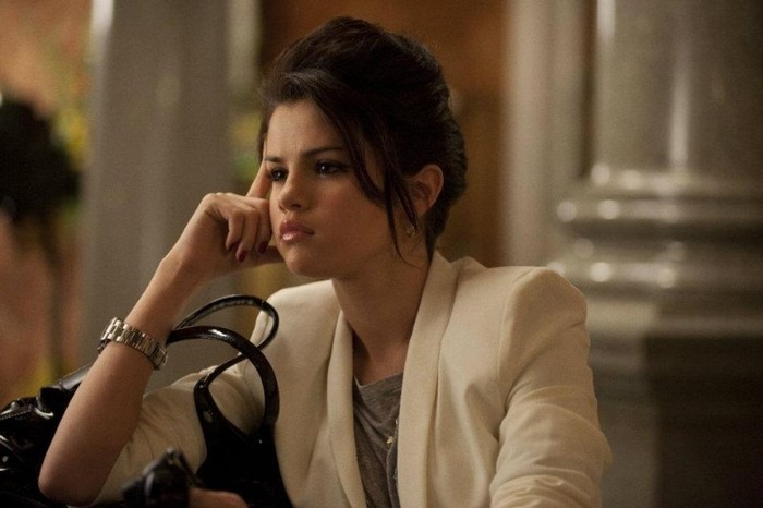 Daca el nu mai e...tata nu mai e...nici eu nu mai am ce cauta aici [punandu`si pistolul la tampla]