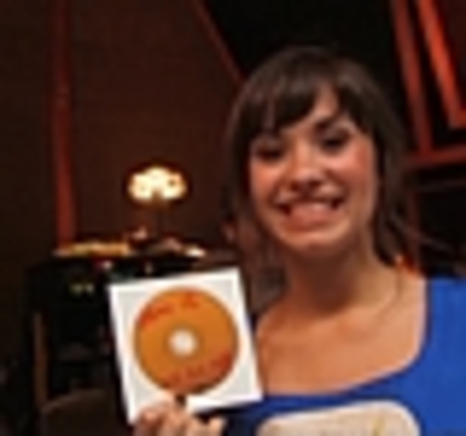 thumb_PDVD_330 - Demitzu - Dont Forget Deluxe Edition 2009  Screencaptures  In The Studio With Demi Lovato