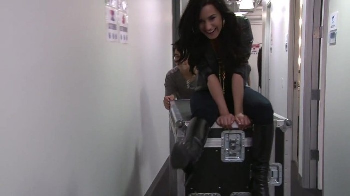CAMBIO 855 - Demilush - Therealdemilovato Youtube Channel Screencaptures - Cambio oo2